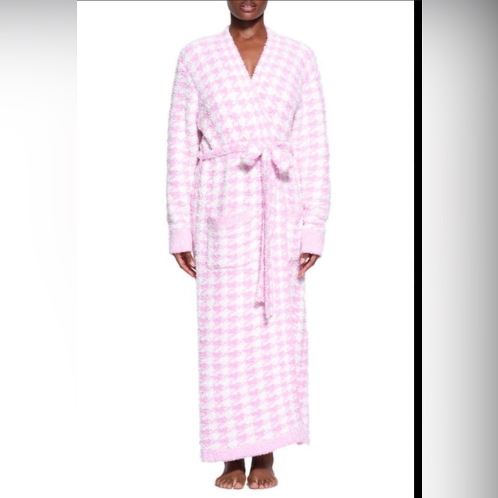 SKIMS Cozy Knit Robe – Pink & White Houndstooth